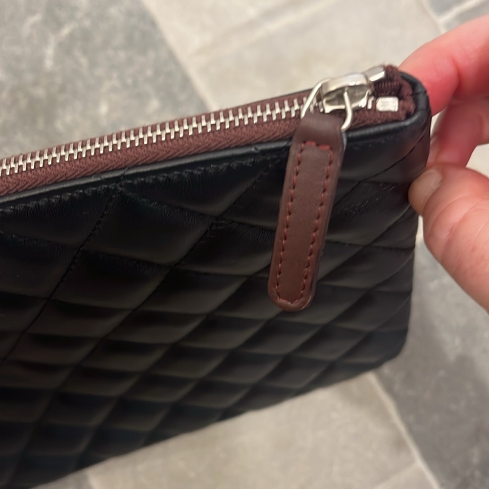 CHANEL Black Quilted Leather Laptop Sleeve with CC Logo - Never Used - Picture 3 of 6
